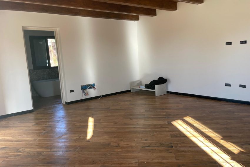 WhatsApp Image 2025-12-06 at 10.01.36