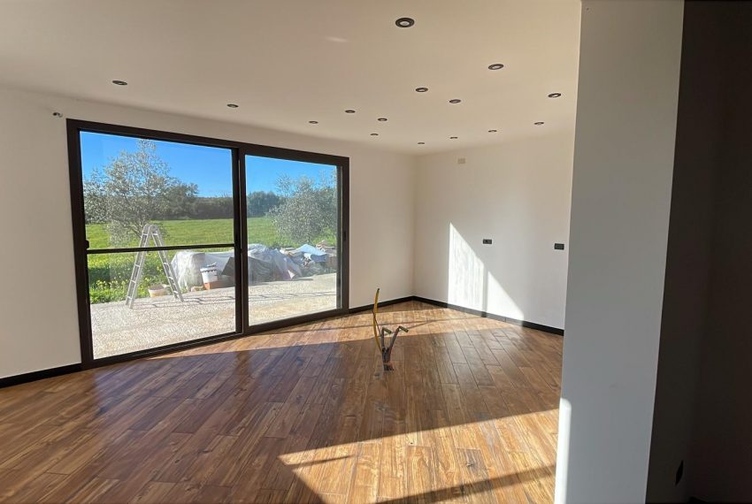 WhatsApp Image 2025-12-06 at 10.01.38